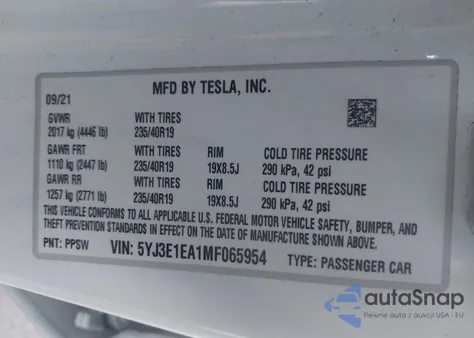 2021 Tesla Model 3 Standard Range Plus Rear-Wheel Drive z USA, uszkodzony, nr VIN 5YJ3E1EA1MF065954